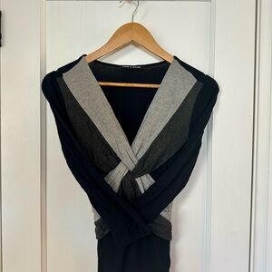 Cable & Gauge Black and Gray V-Neck Shirt